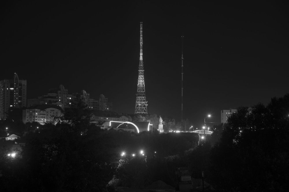 Две телевышки одного города