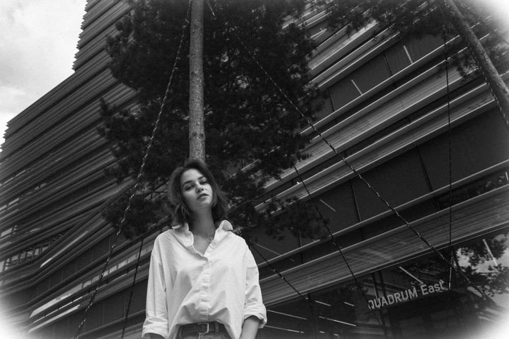 Девушка в городе