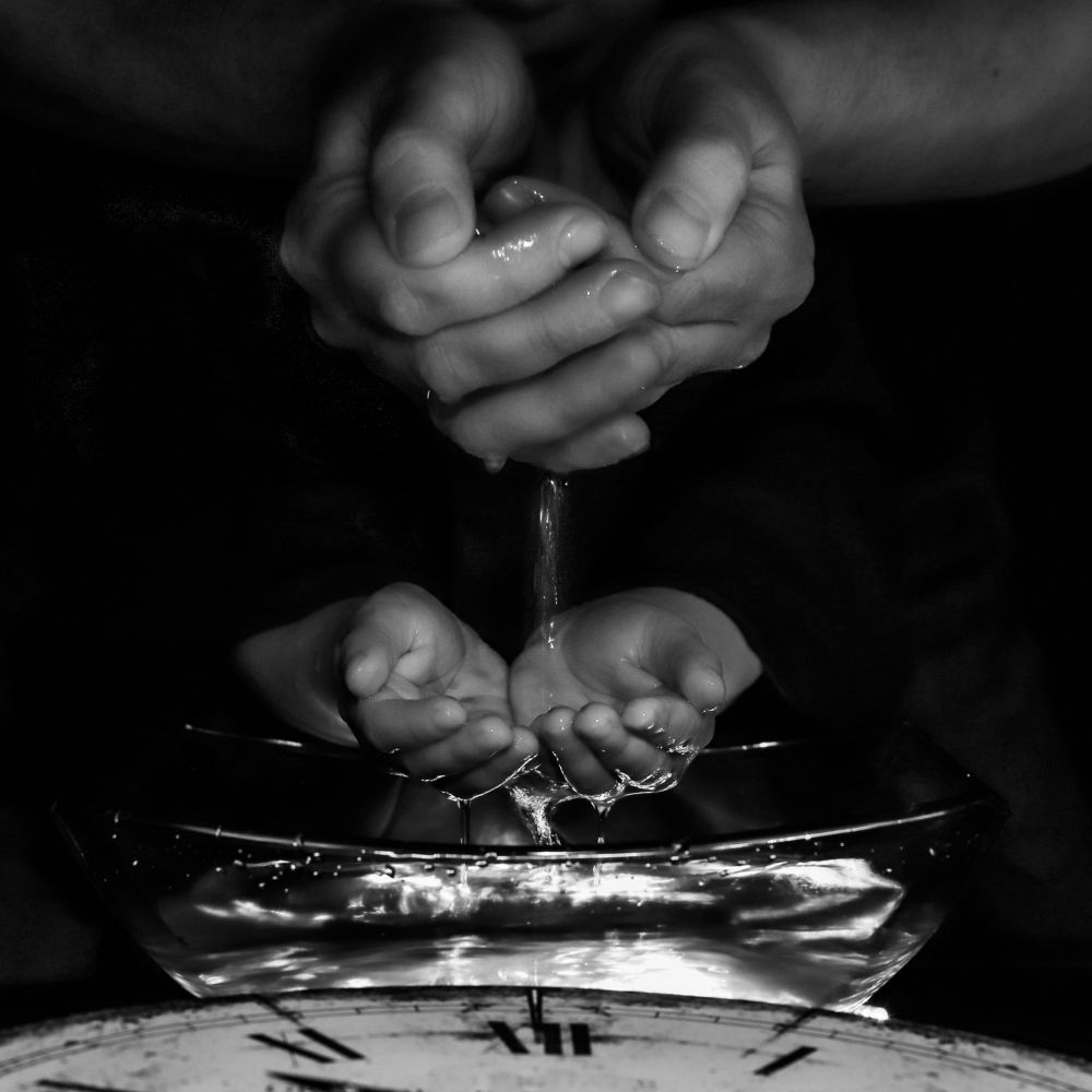 И ход времен нельзя остановить