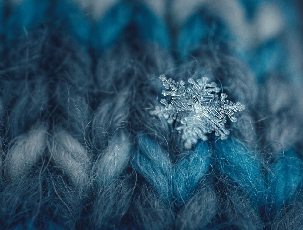 Голубая снежинка
