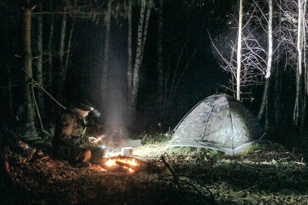 Ночью у костра