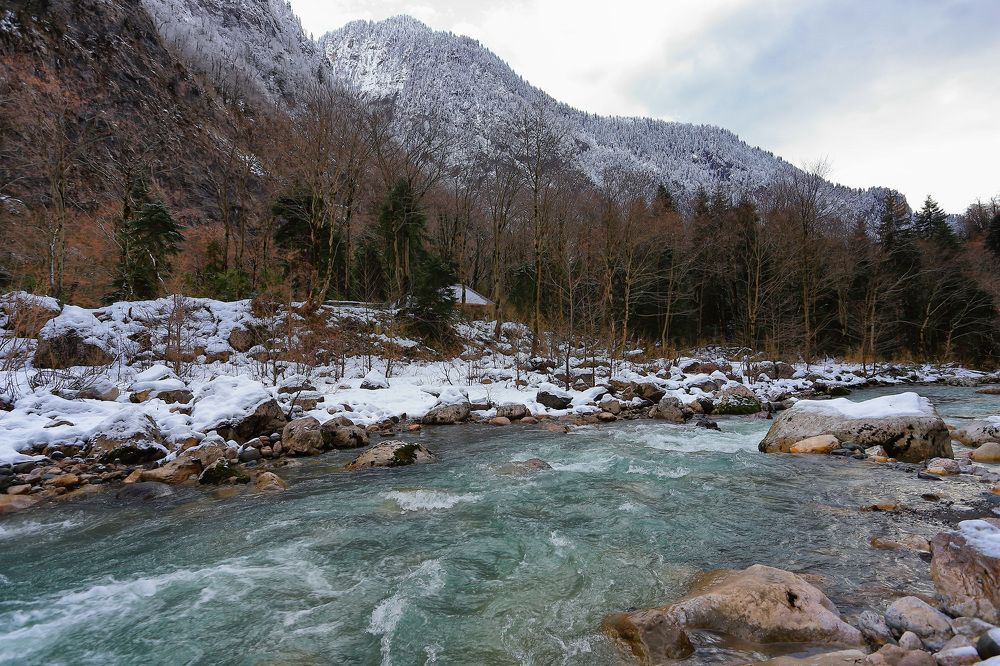 Зимние реки гор