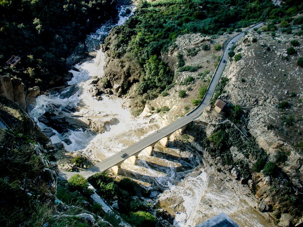 جسر الشلالات