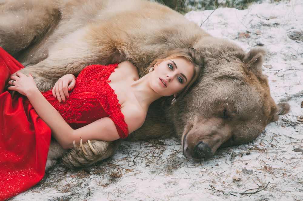 В крепких объятиях