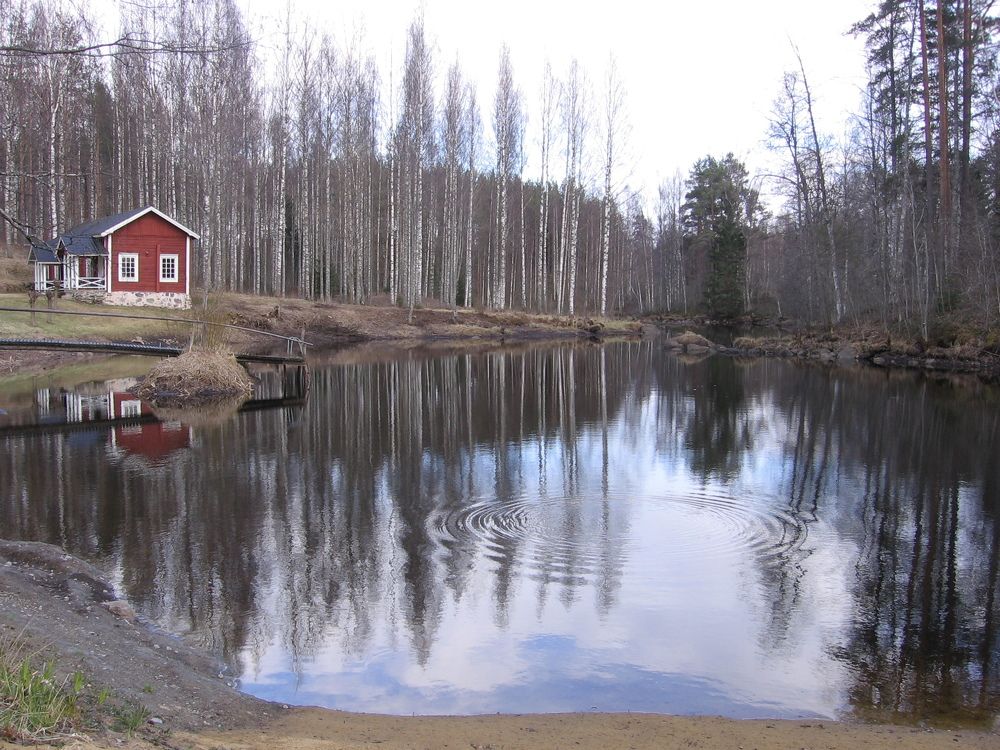 Домик на озере