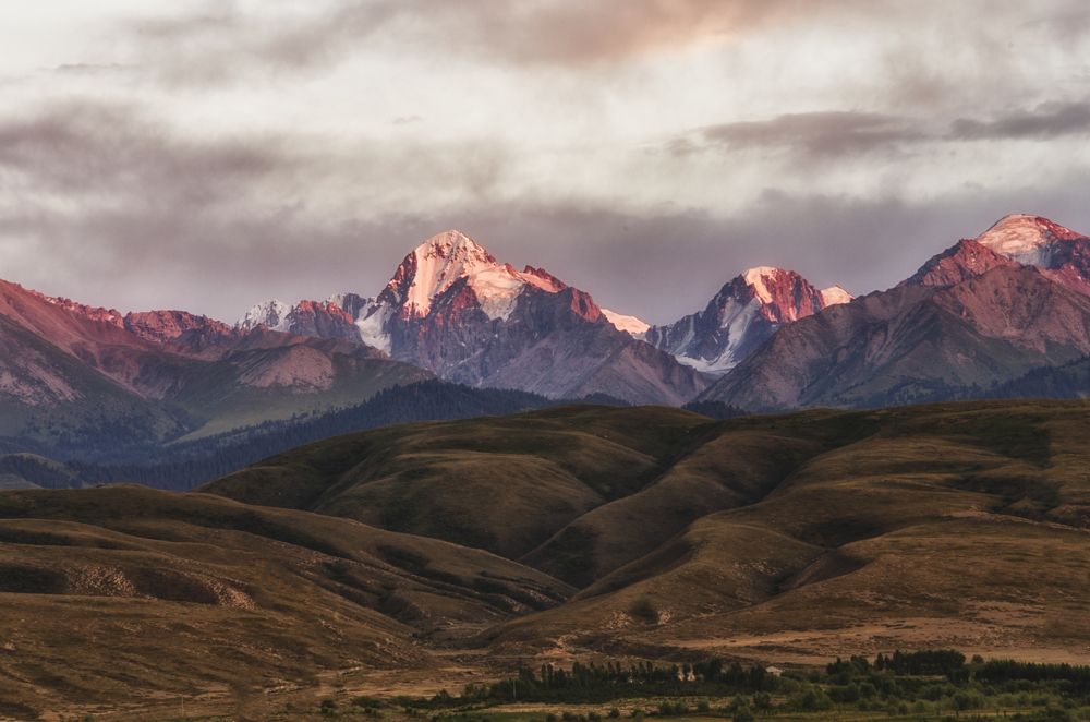 Тянь-Шань на закате