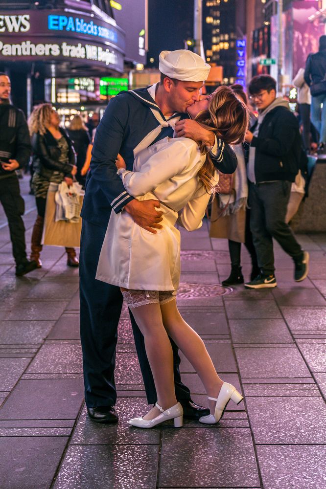 Iconic World War II Kissing scene