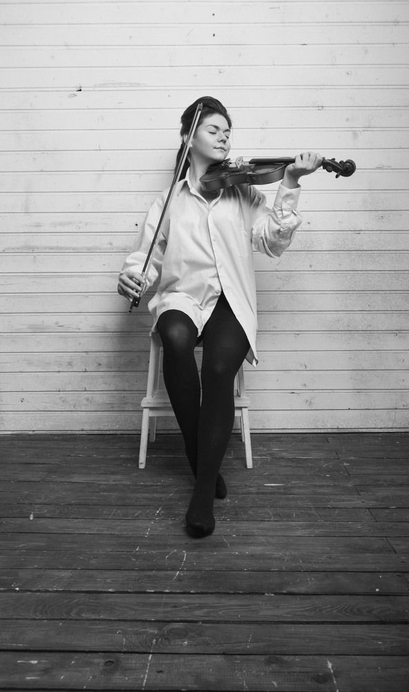 Девушка со скрипкой