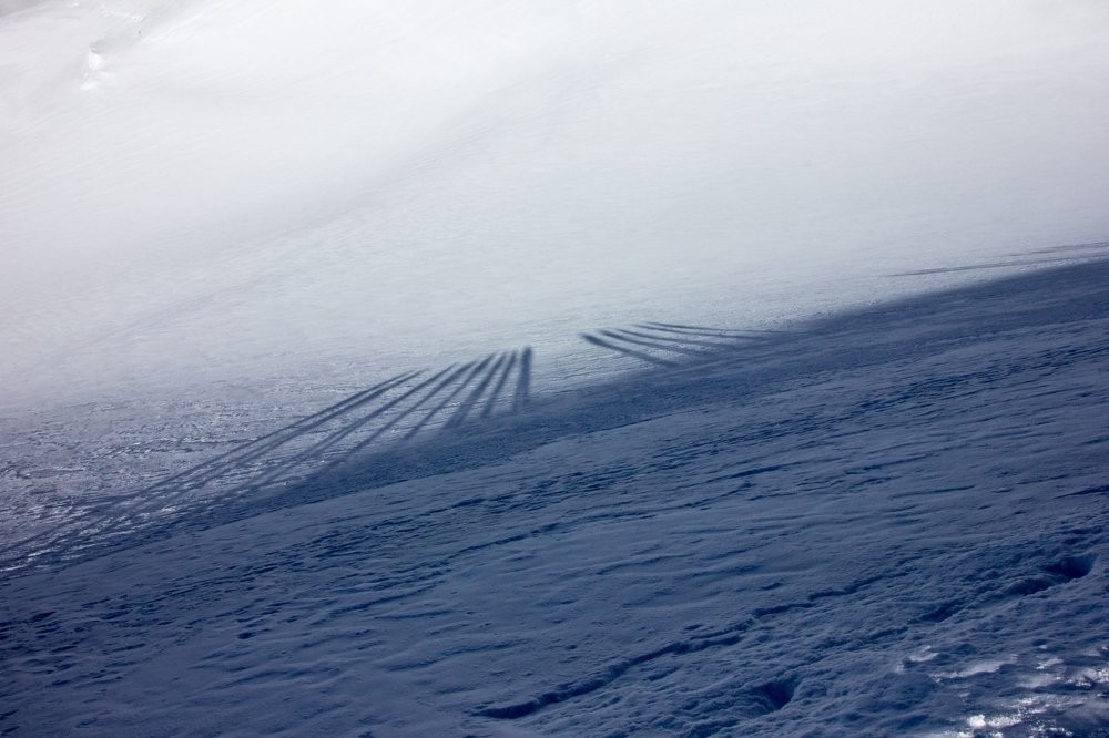 на косой полке