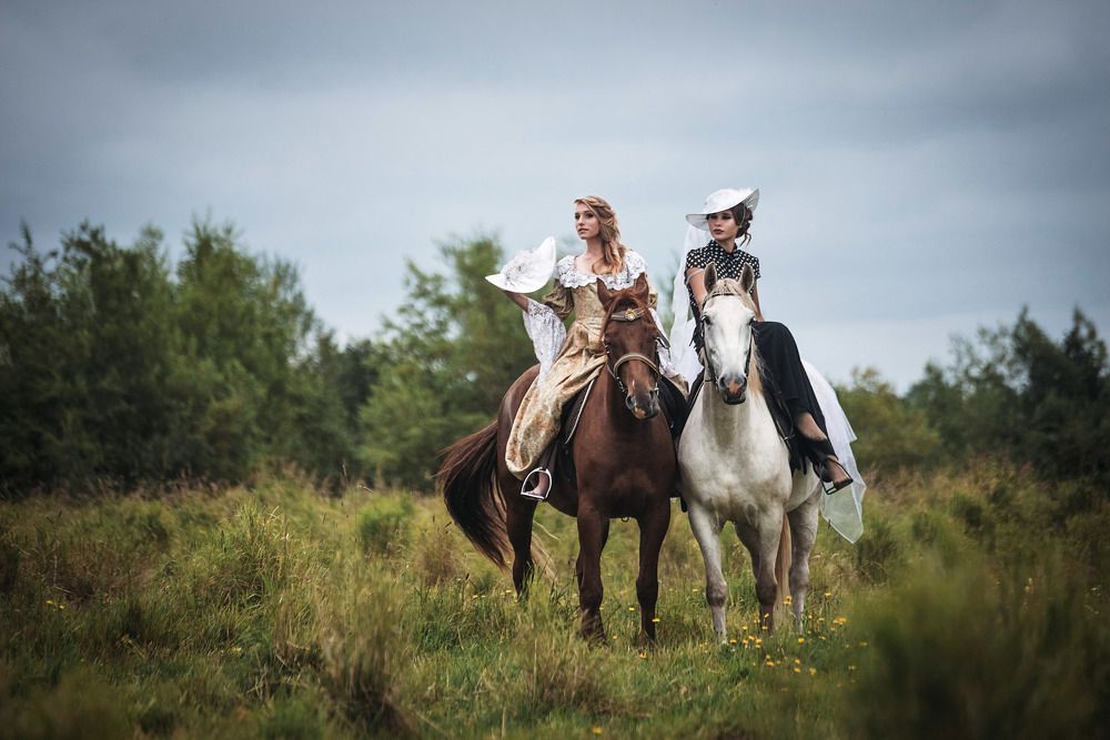 Барышни. Young ladies.