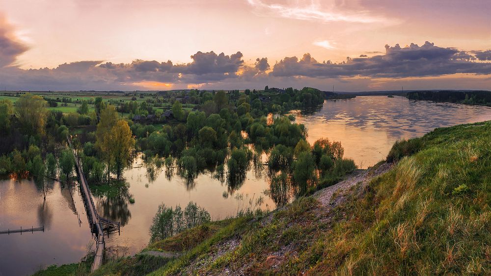 Ночь на утесе.