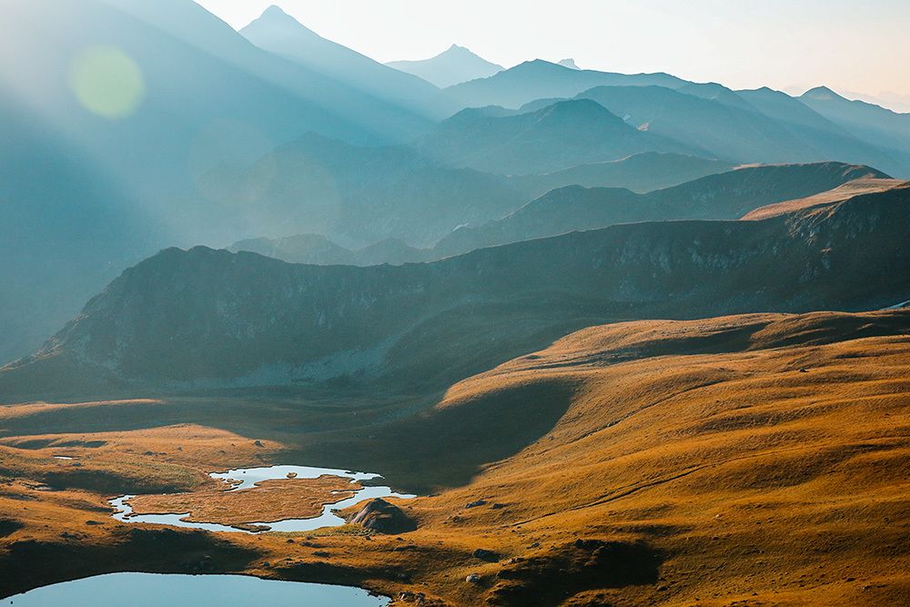 Я видел горные хребты, причудливые как мечты...