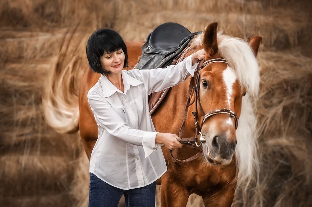Девушка с лошадью