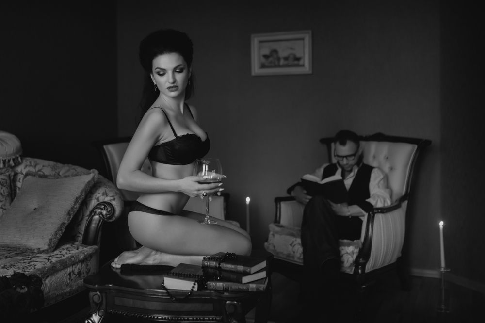 Selfish morning in the apartments