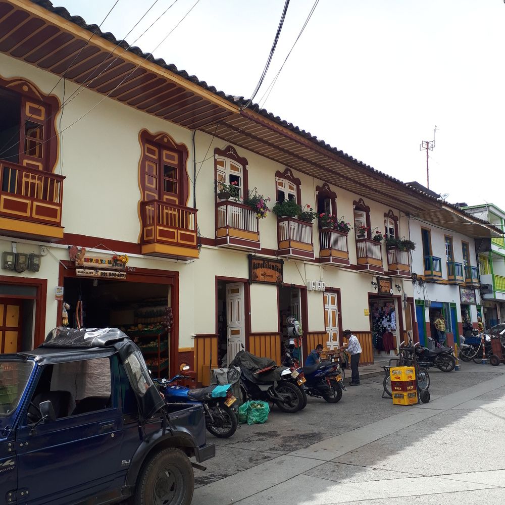 Columbia. Pereira. Eclecticism.