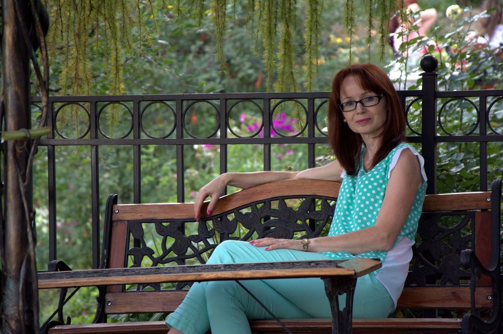 В тени аллей.