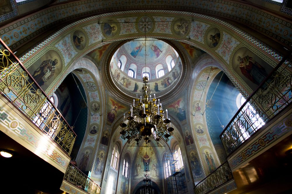 Под куполом