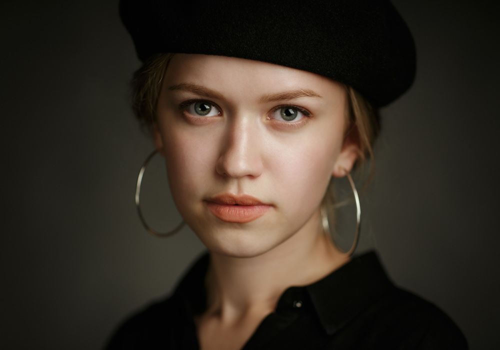 Девушка в чёрном