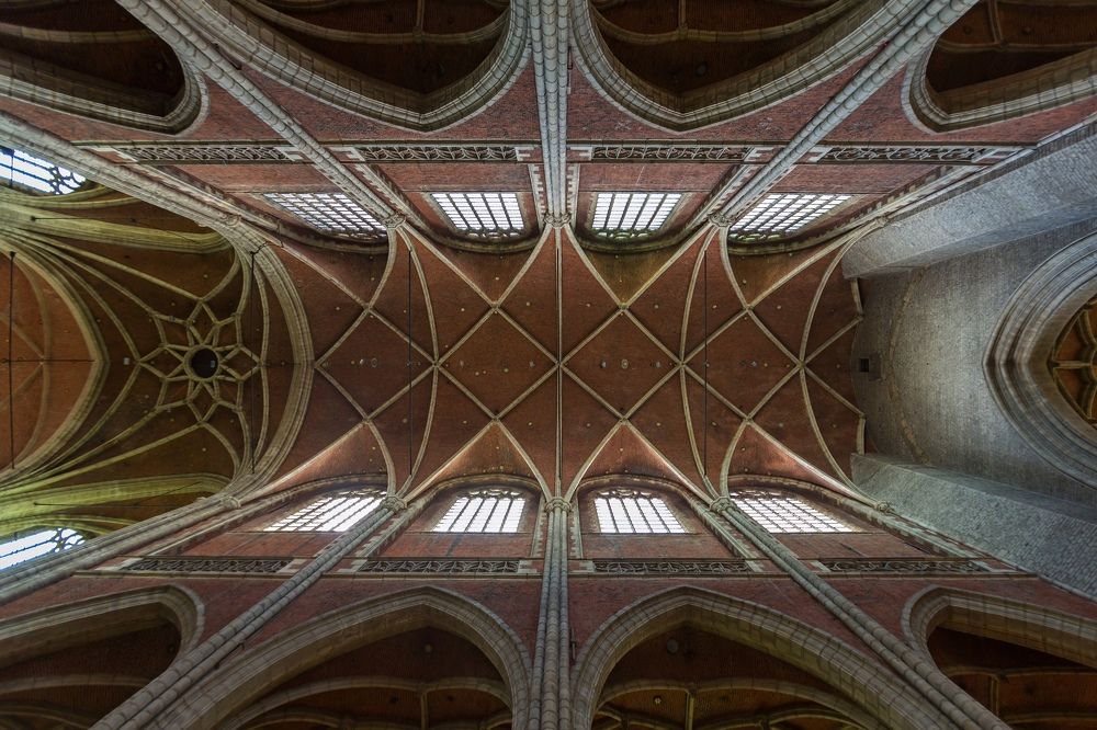 Над головой