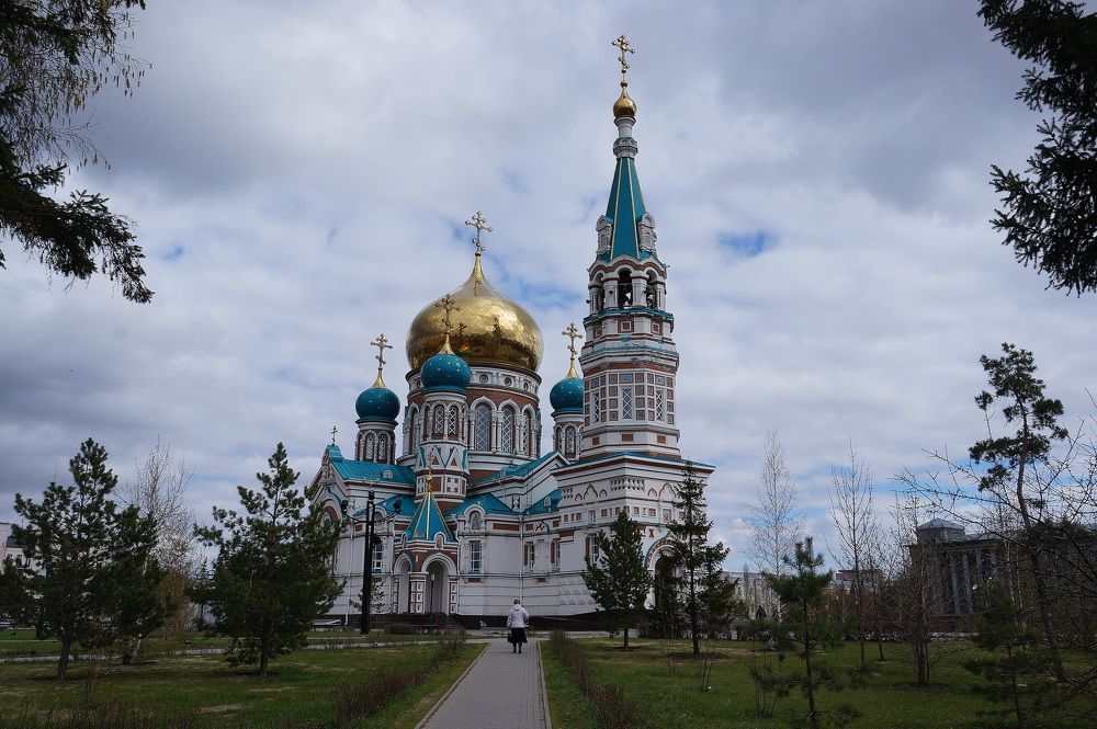 Омск . Успенской  кафедральный  собор .