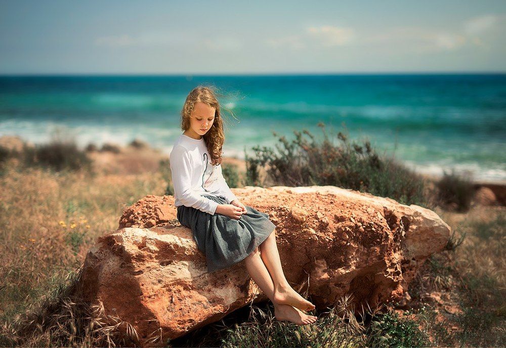 Девочка и море