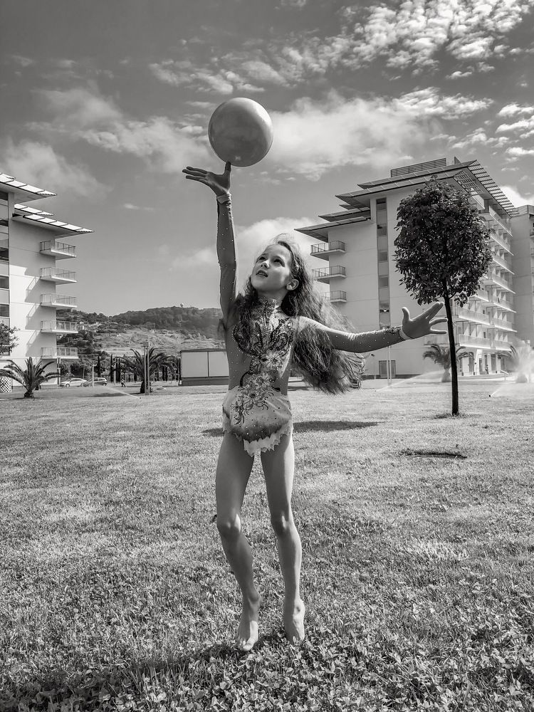 Девочка не на шаре