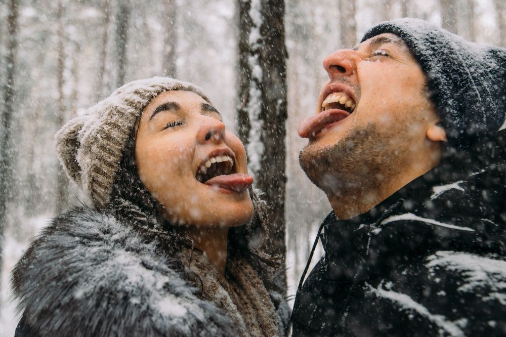 Ловить снежинки языком