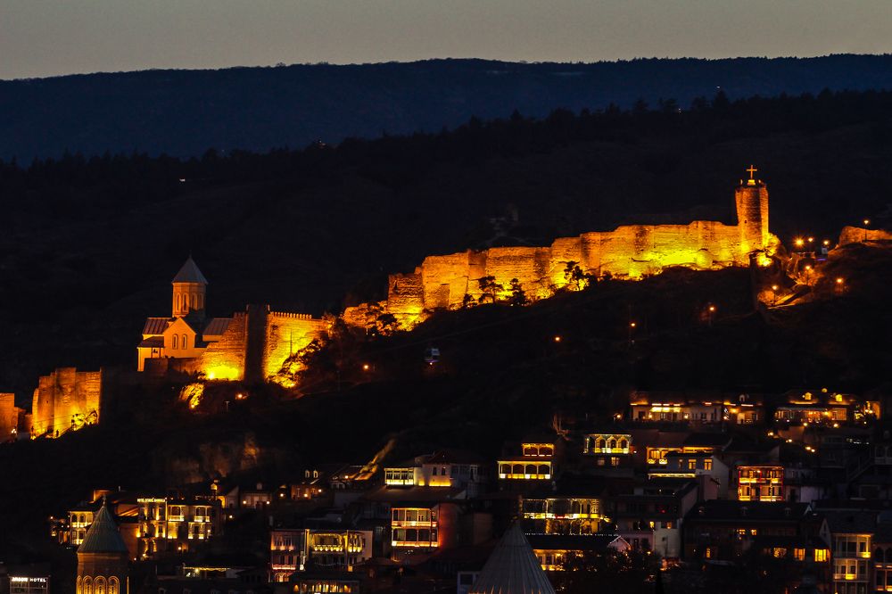 крепость Нарикала