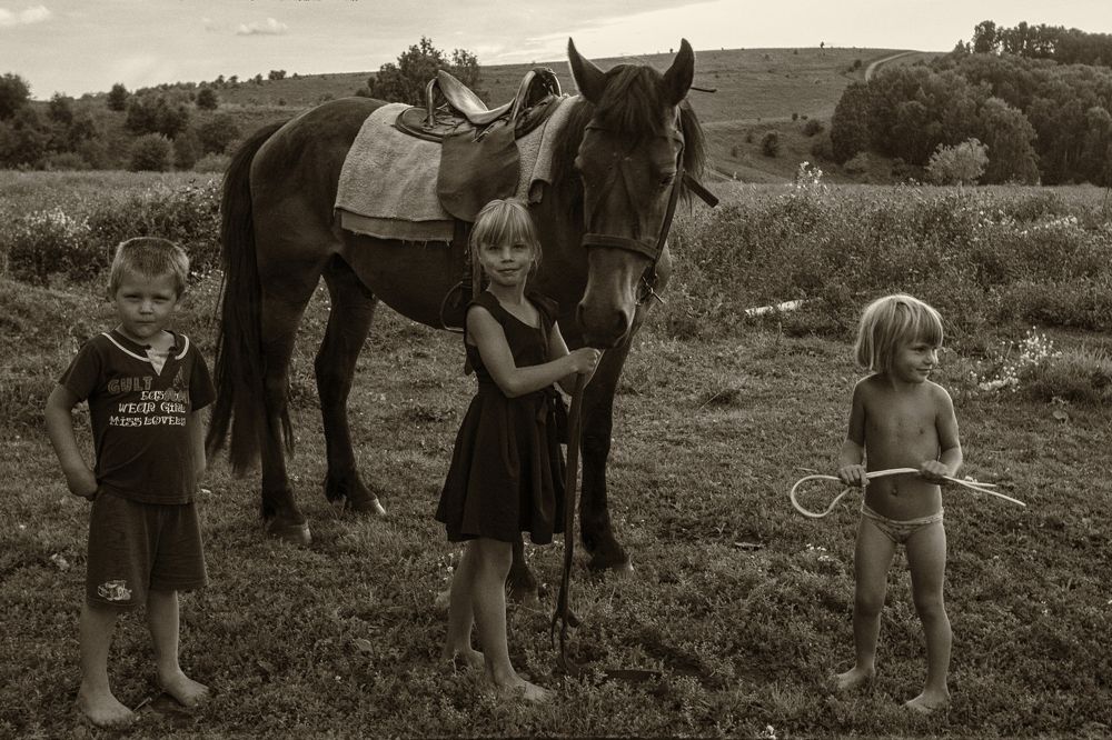 Алтай... местные...