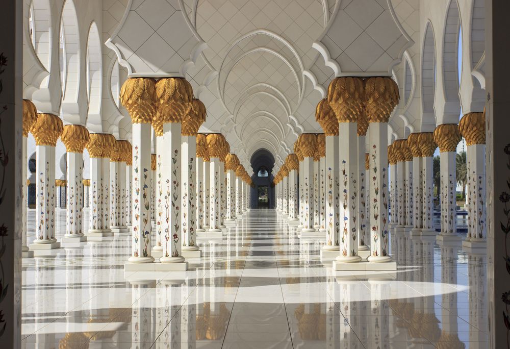 Под сводами Мечети.