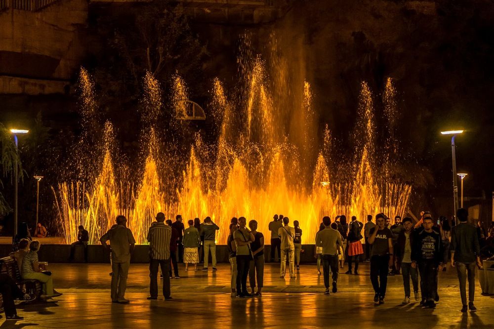 Ночной фонтан