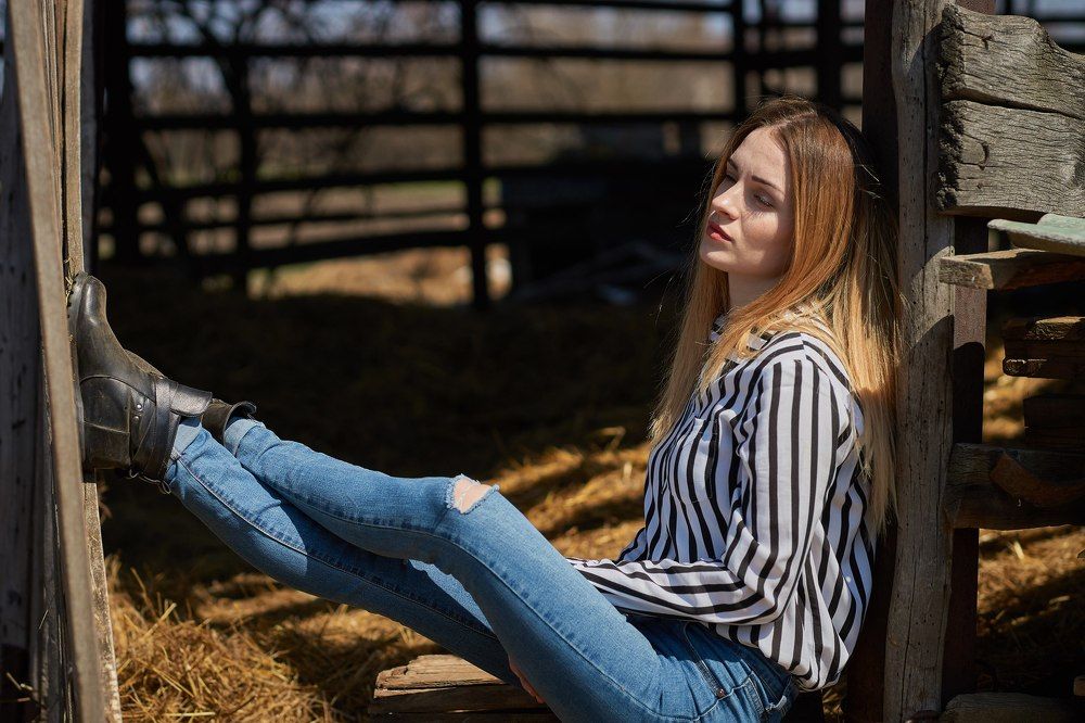 Девушка в сеннике