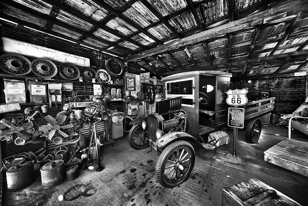 GARAGE, HACKBERRY, AZ