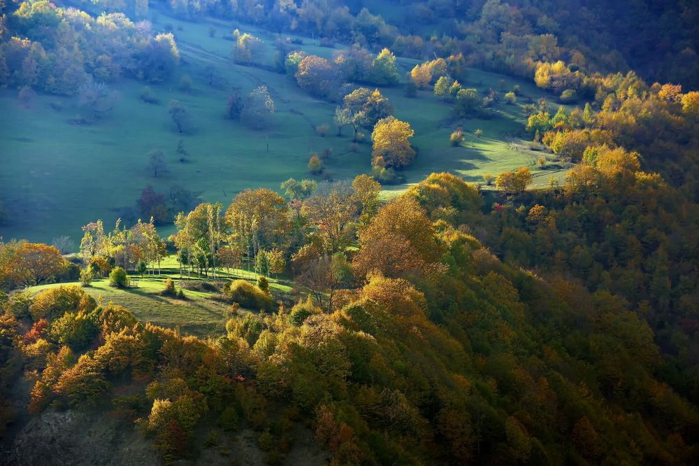 Кавказ золотая осень .