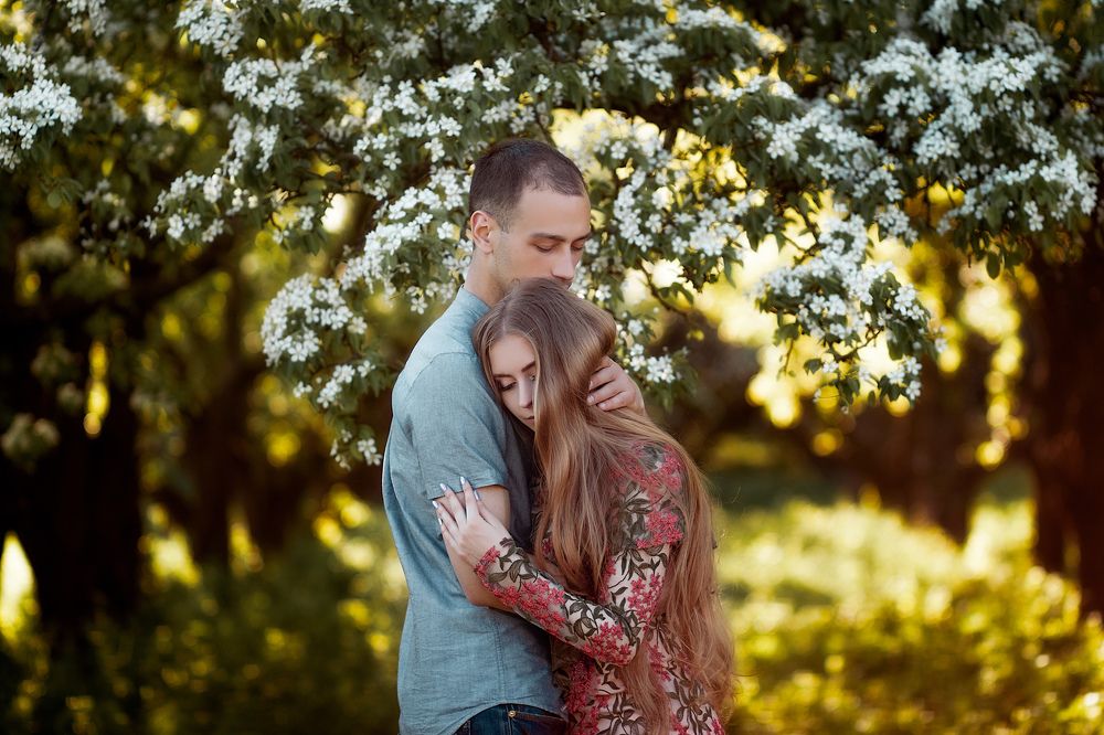 Весна полна любви...