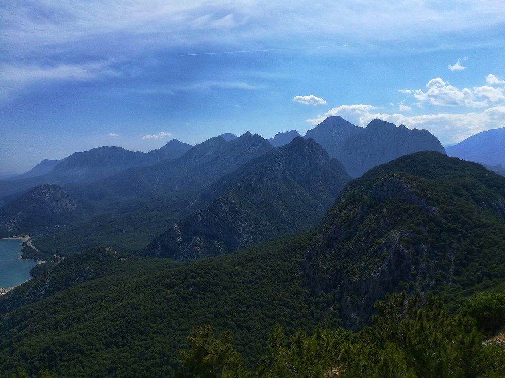 Горный хребет