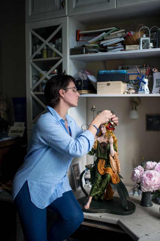 Взрослые, которые играют в куклы