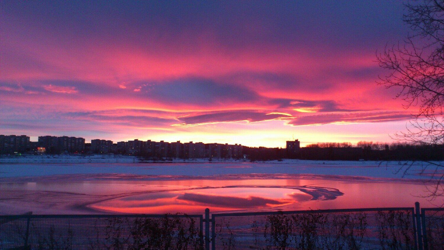Зеркальное полотно