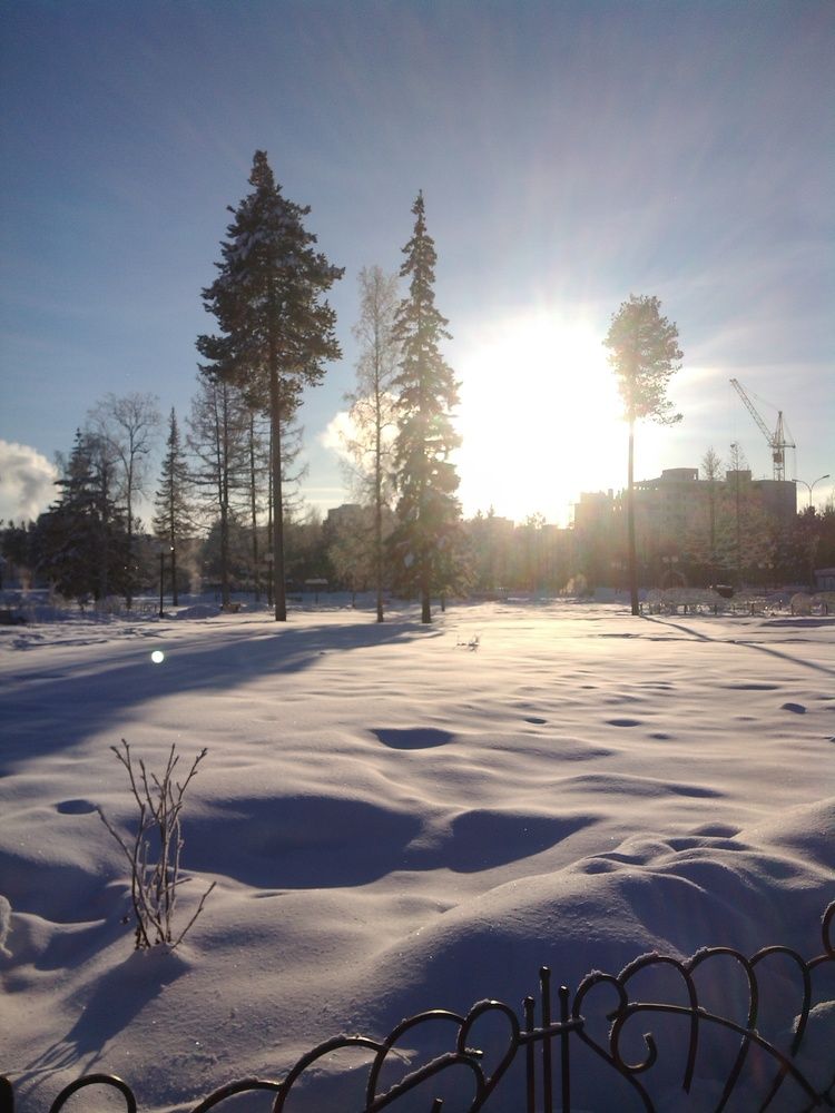 ВОСКРЕСЕНЬЕ, ПОЛДЕНЬ