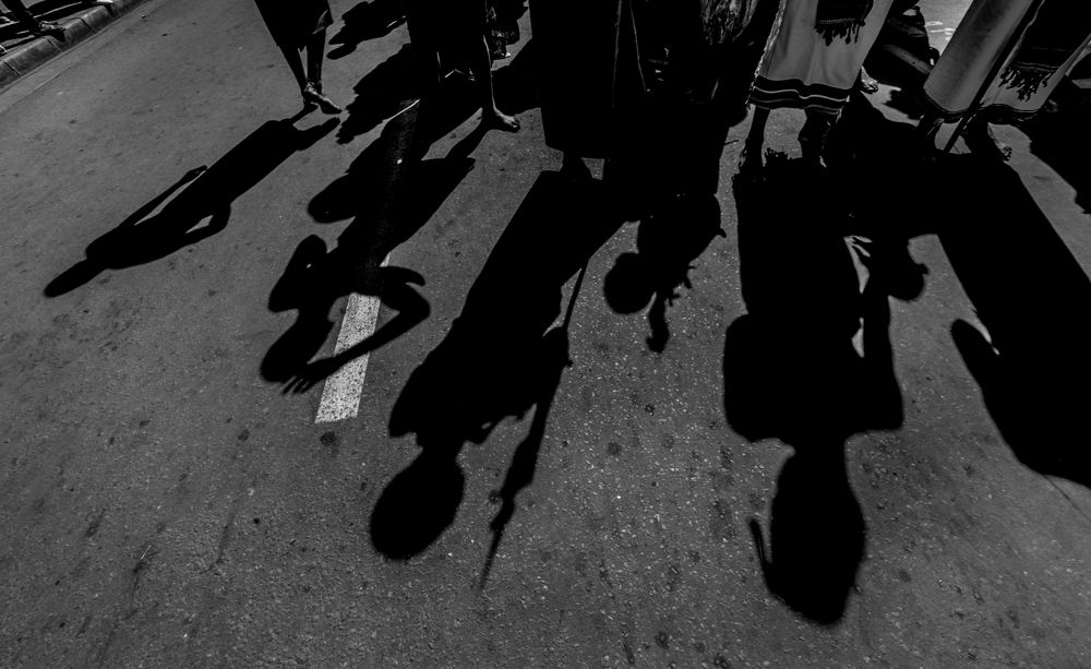 Shadows rural people in the City