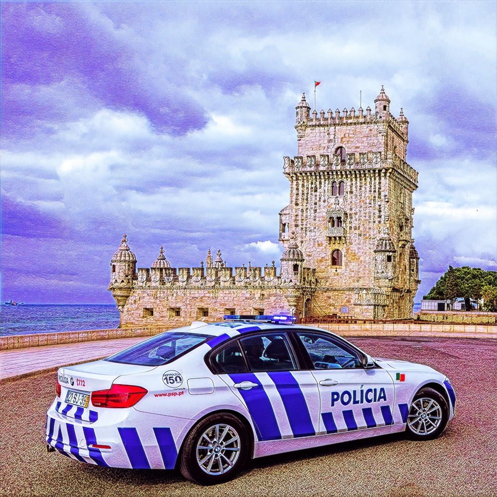 Портрет спецавтомобиля на фоне...