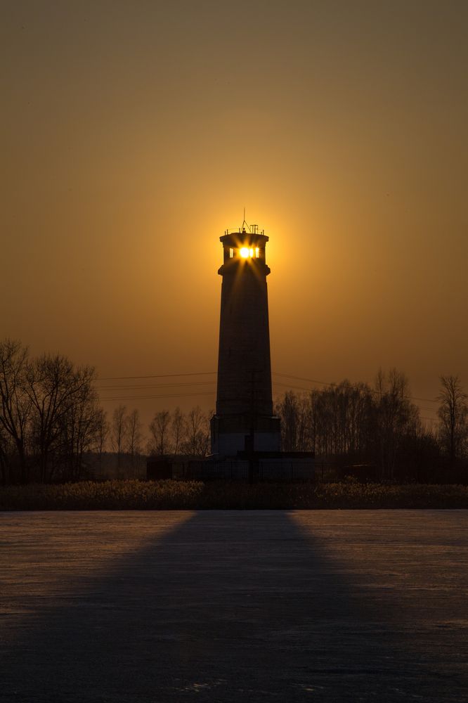 Солнце застрявшее в маяке