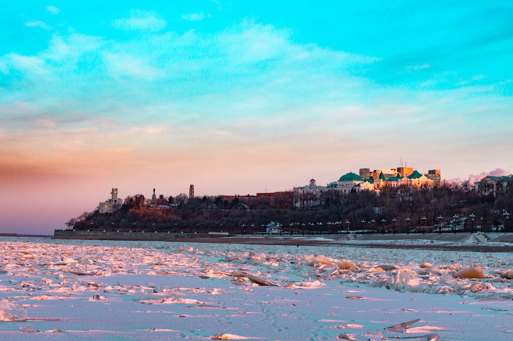 Вид на Хабаровский утес на рассвете