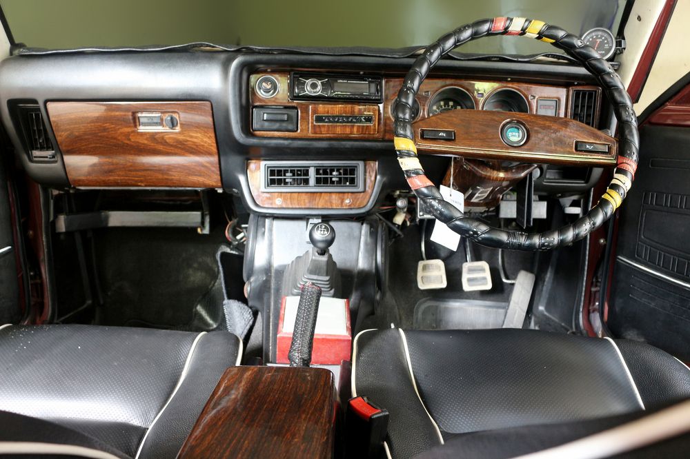 TOYOTA KE 30 Series interior