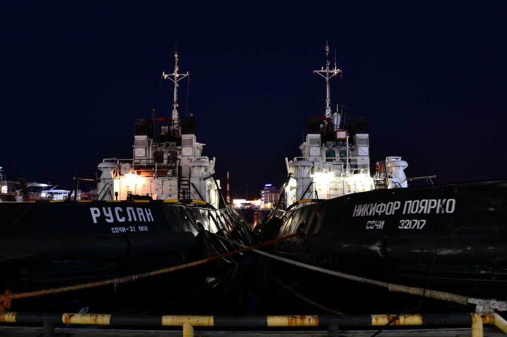 Буксиры у причала