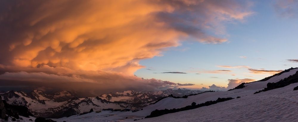 Закат на  Эльбрусе