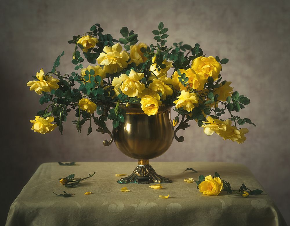 про...желтые розы...