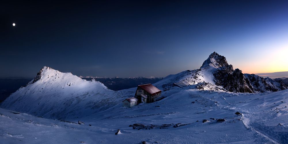 Snowy Japanese highlands