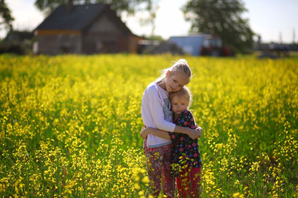 Истории из детства. Сестренки