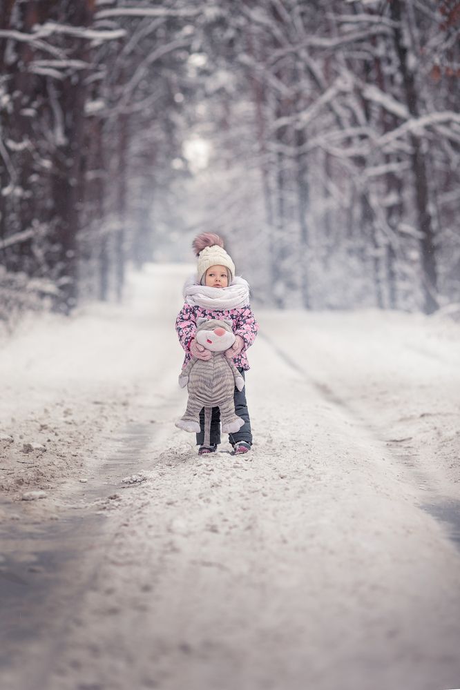 Одна в лесу